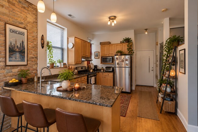 Foto del edificio - 2742 W Augusta Blvd