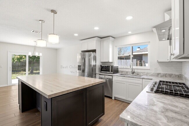 Building Photo - 7326 Wethersfield Dr