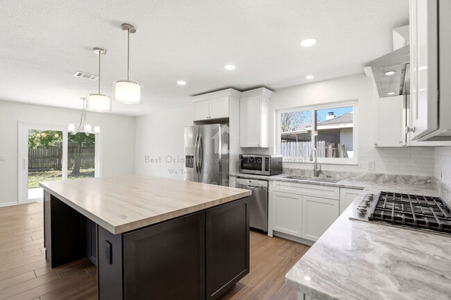 Foto del edificio - 7326 Wethersfield Dr