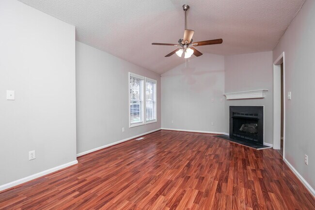 Foto del edificio - 1461 Smokey Mountain Dr