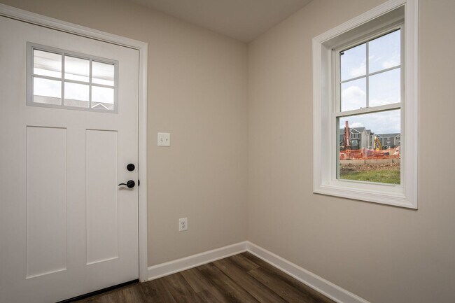 Foto del edificio - Spacious End Unit Luxury Townhome! Outstanding Location!