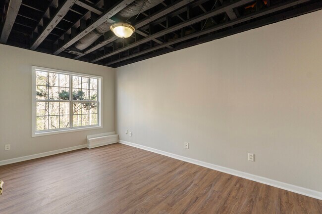 Foto del edificio - 1012 Crown River Pkwy