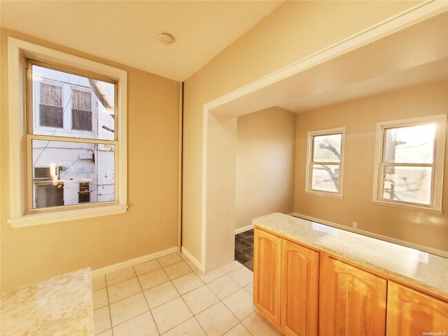 Foto del edificio - 2264 E 15th St