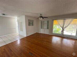 Building Photo - 90 Isle of Venice Dr
