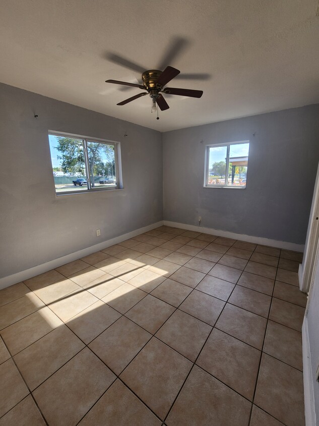 Foto del edificio - 3911 SW 39th St