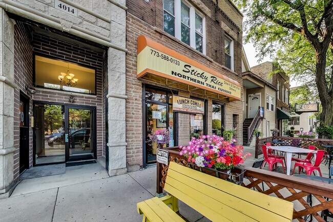 Foto del edificio - 4014 N Western Ave