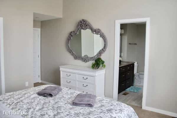 Building Photo - 3 br, 2.5 bath Townhome - 9046 E 50th Ave