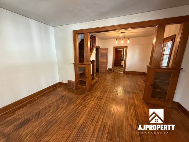Foto del edificio - 225 N Spring Ave