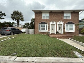 Building Photo - 1017 3rd St