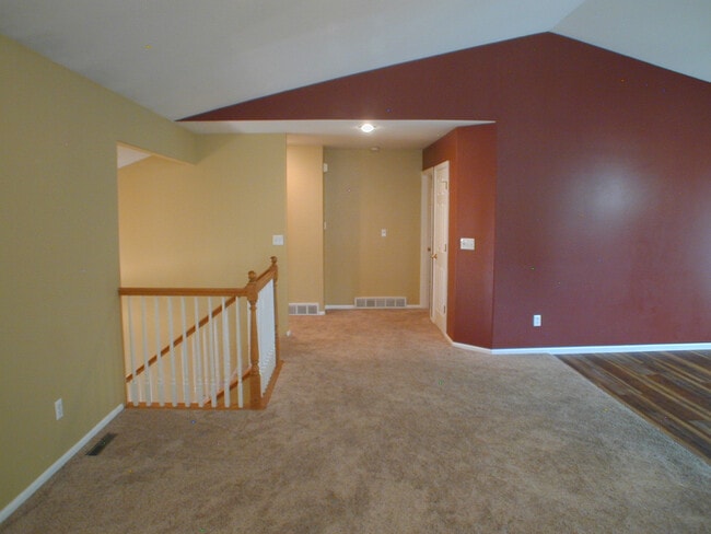 Building Photo - House For Lease
