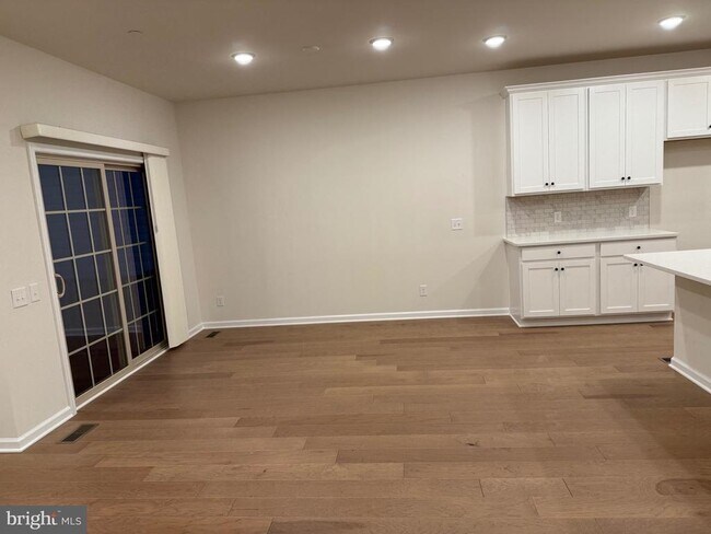 Foto del edificio - 344 Milton Stamp Dr