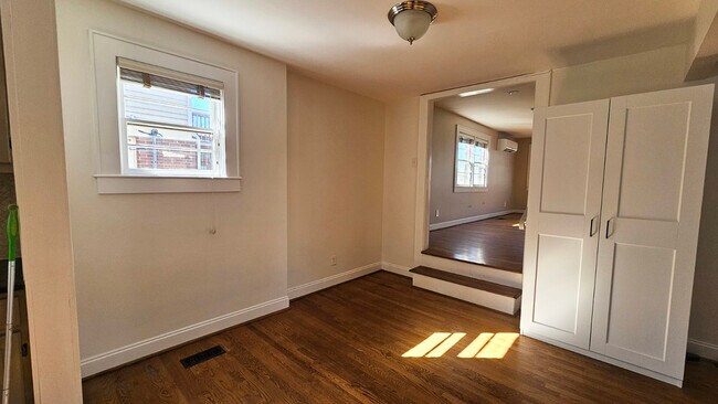 Foto del edificio - 2610 Woodlawn Dr