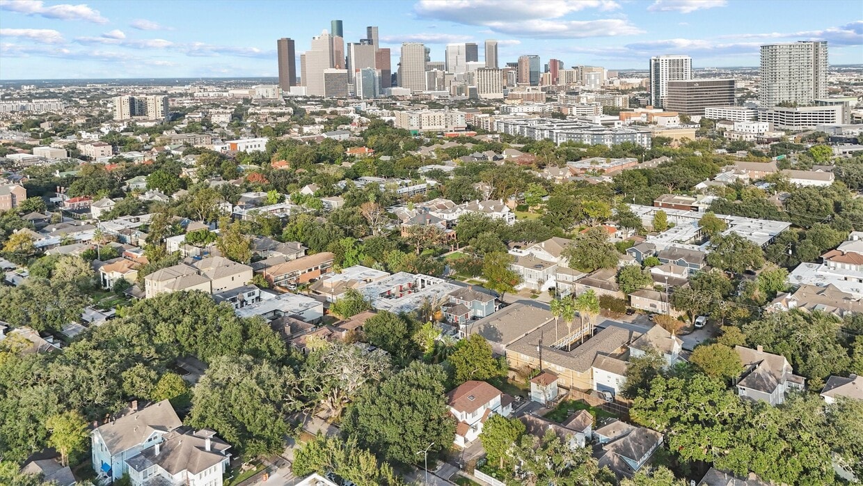 Primary Photo - 3613 Audubon Pl