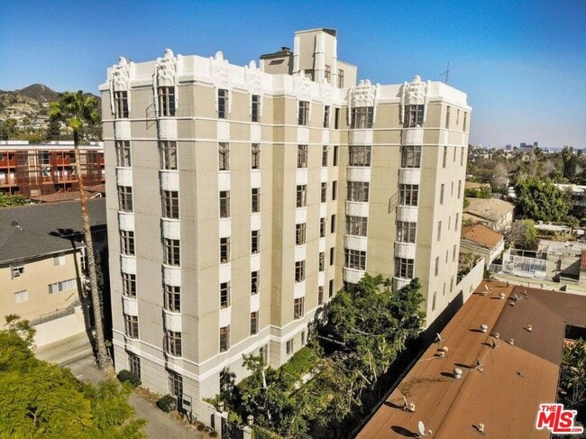 Building Photo - 1314 N Hayworth Ave
