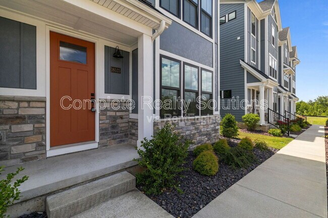 Foto del edificio - 16525 Yellow Wood Dr