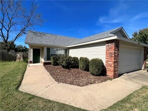 Building Photo - 1102 Tunbridge Dr