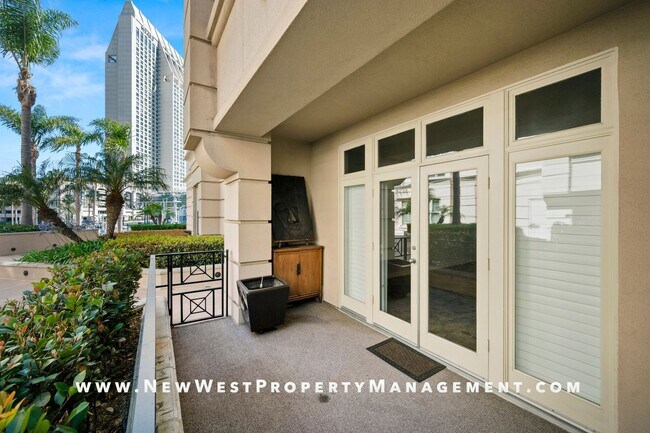 Building Photo - 655 India St