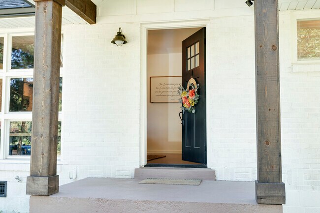 Building Photo - 234 Amherst Dr