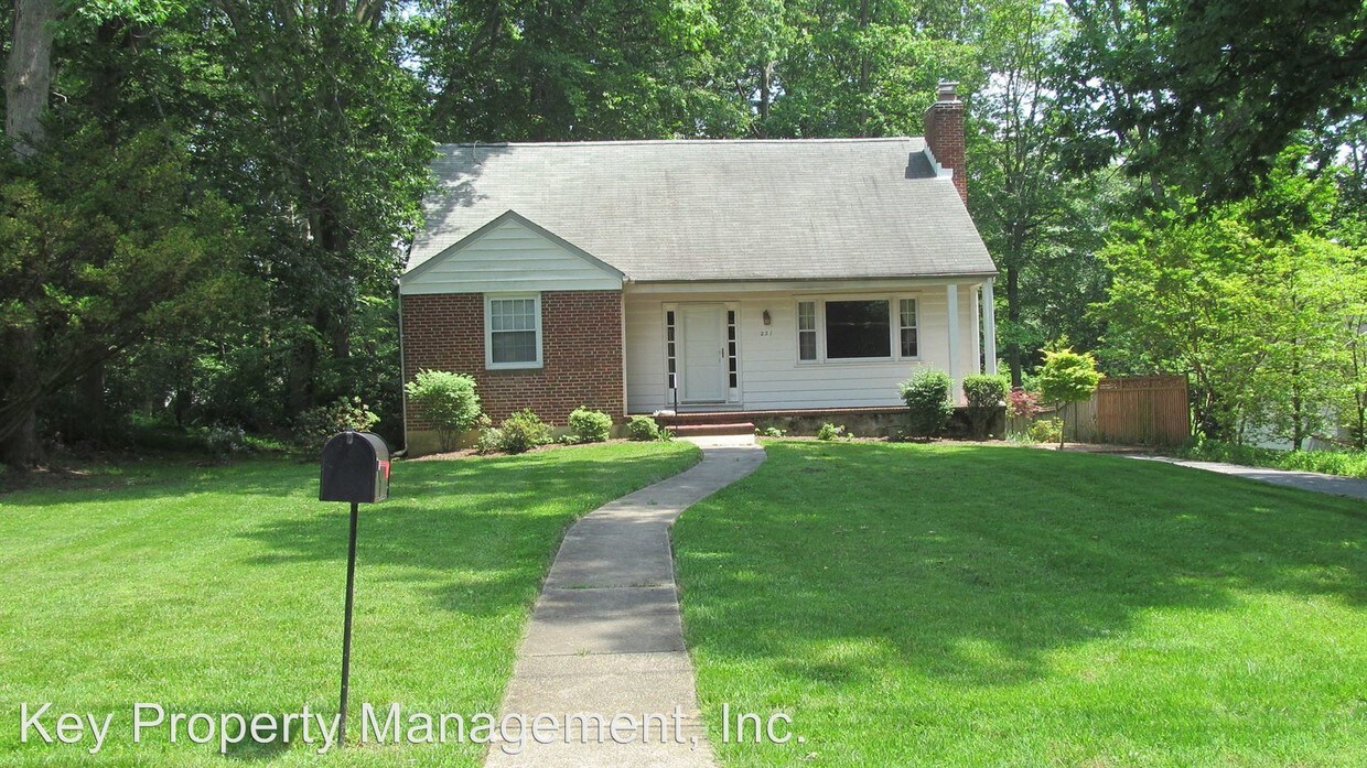 Primary Photo - 221 Gralan Rd