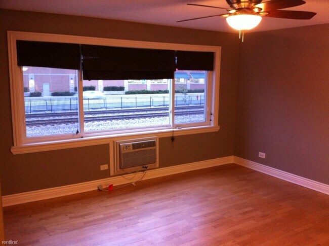 Building Photo - 2 br, 1 bath Condo - 1328 Webford Ave