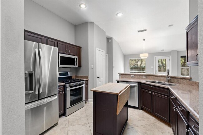 Building Photo - 4705 Muskdeer Dr