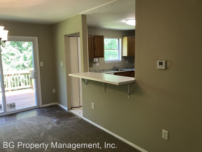 Building Photo - 460 Cornell Ct