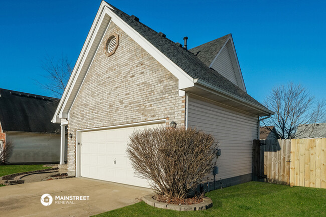 Building Photo - 9624 Combs Ln