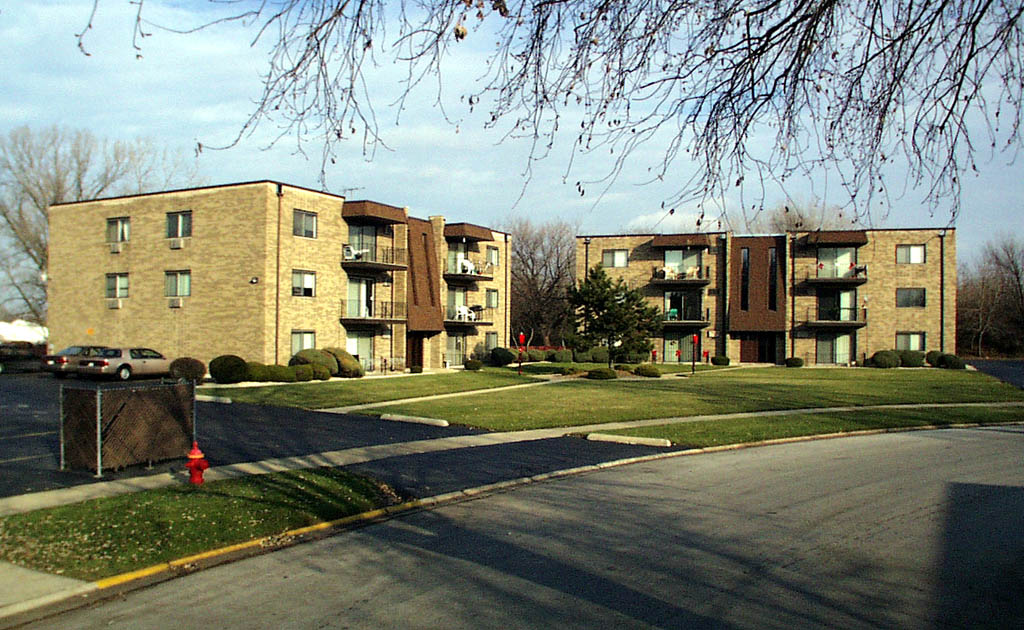 Primary Photo - 647-651 Carroll Pky