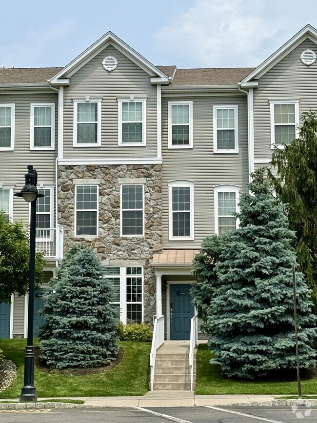 Building Photo - 7 Aster Ln