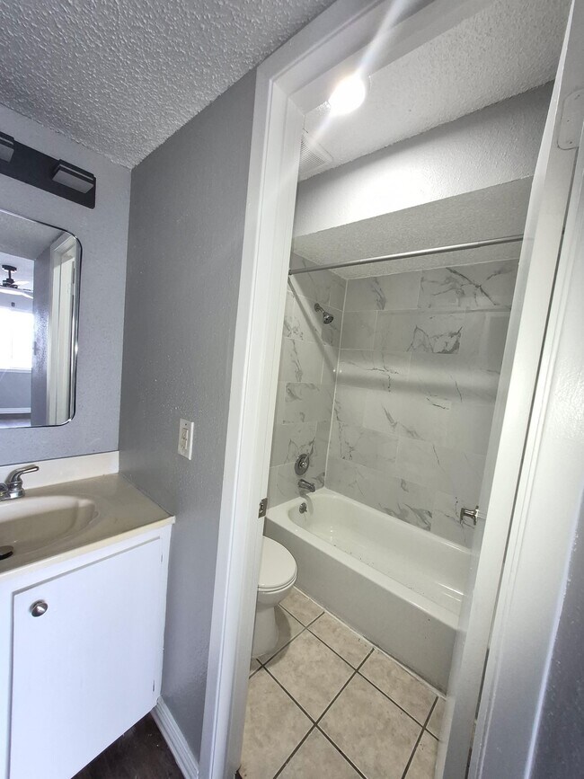 Building Photo - 738 Coolwood Dr