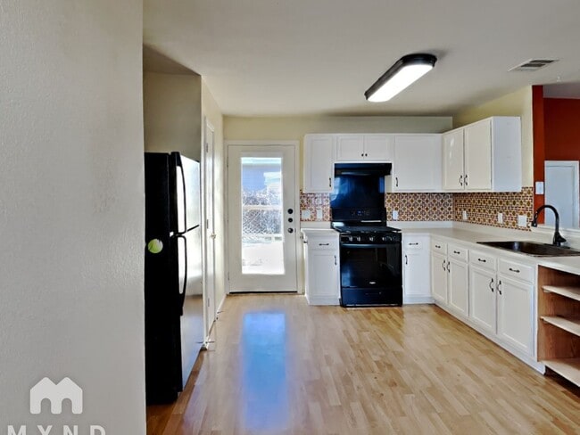 Foto del edificio - 18624 Great Falls Dr