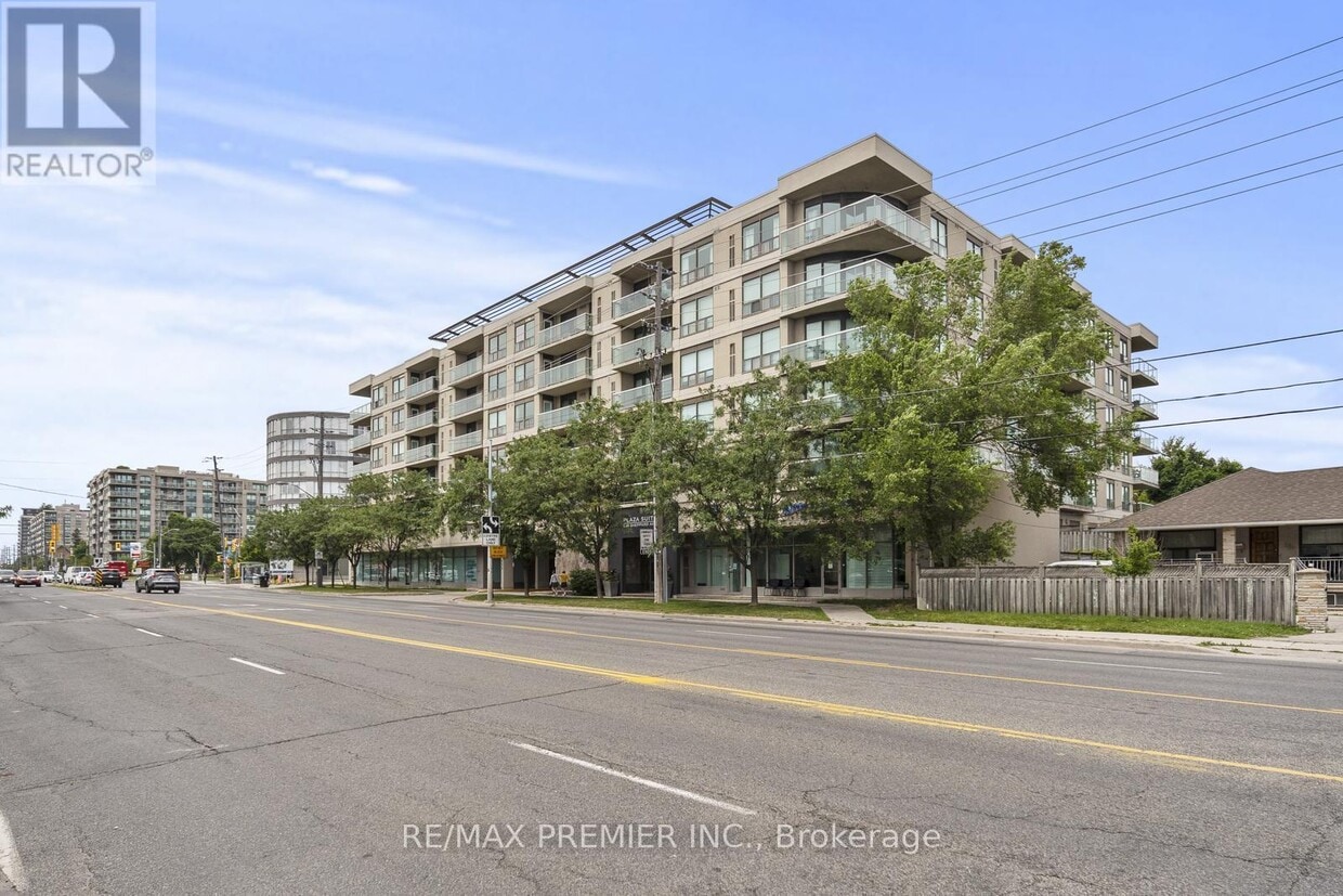 Photo du bâtiment - 890-890 Sheppard Ave W