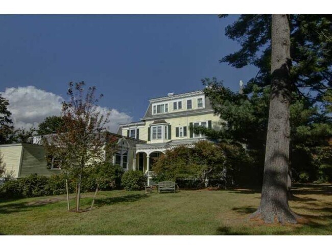 Foto del edificio - 45 Ayrault St