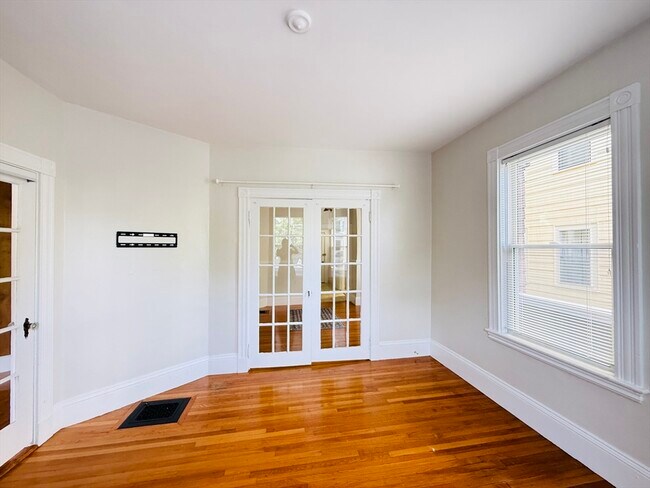 Foto del edificio - 35 Kingston St