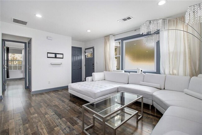 Building Photo - 154 Wadley St NW