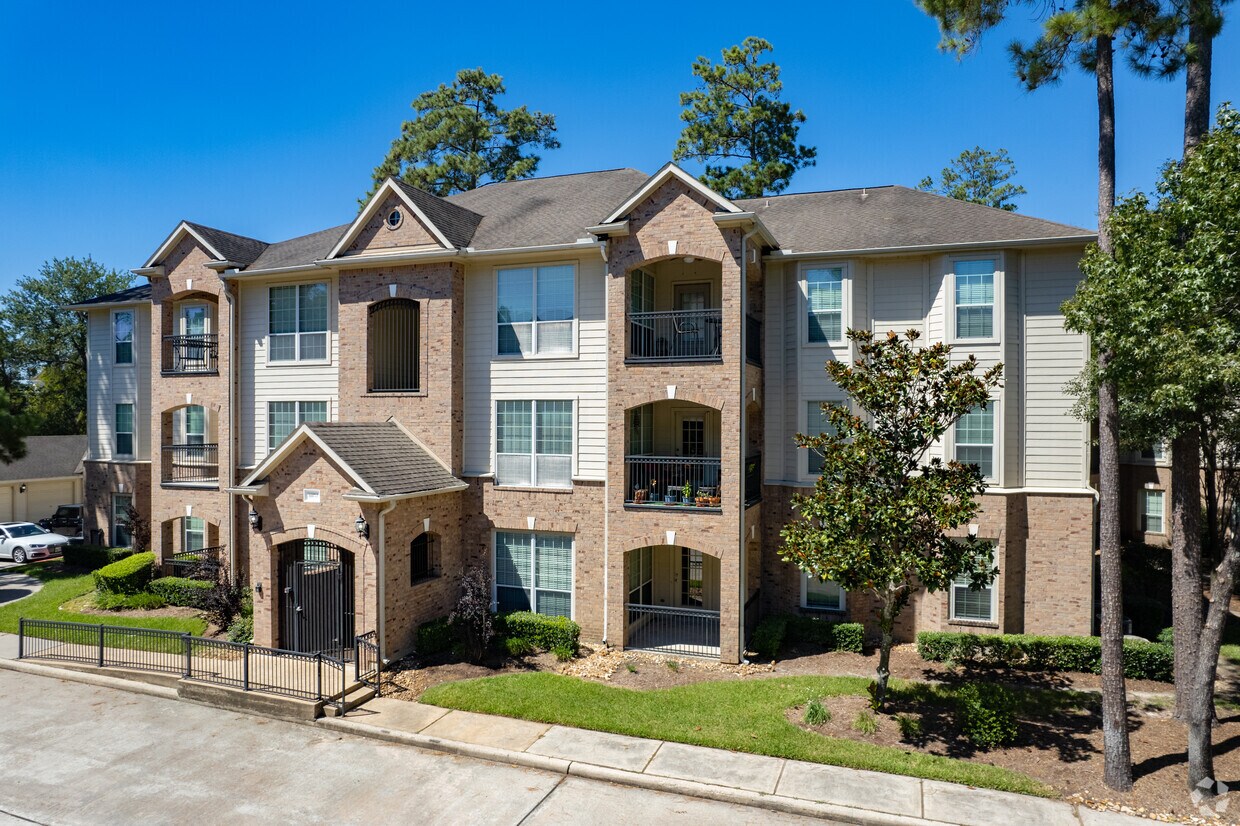 Sterling Green Apartments in The Woodlands, TX