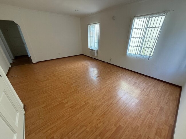 Building Photo - 1811 Garfield Pl
