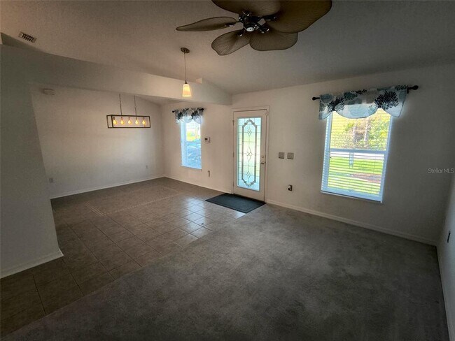 Foto del edificio - 177 Ryberry Dr