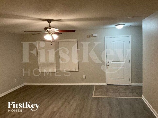 Foto del edificio - 7760 Freehold Dr