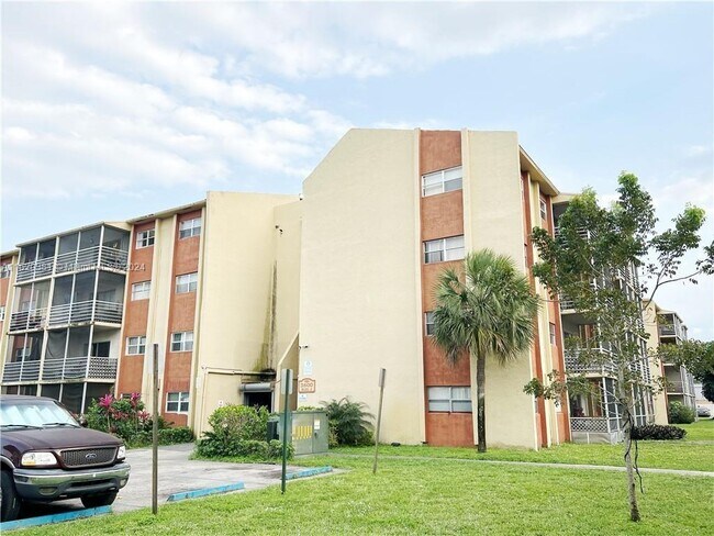 Building Photo - 3700 NW 21st St