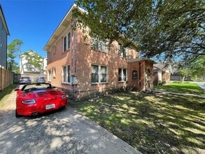 Building Photo - 2406 Brun St
