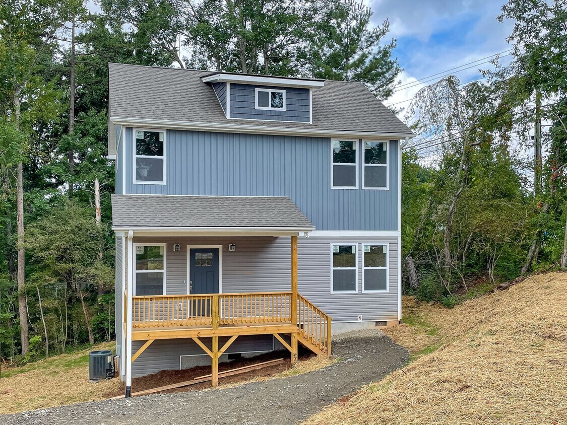 5 Lofty Vw, Weaverville, NC 28787 House Rental in Weaverville, NC