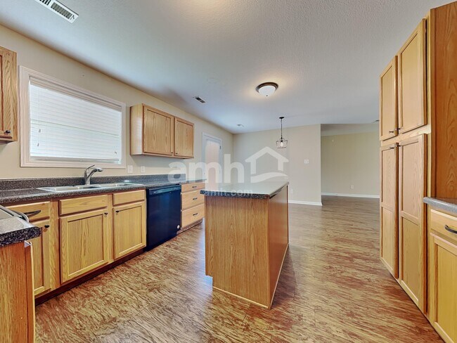 Foto del edificio - 7904 Mill Park Ln