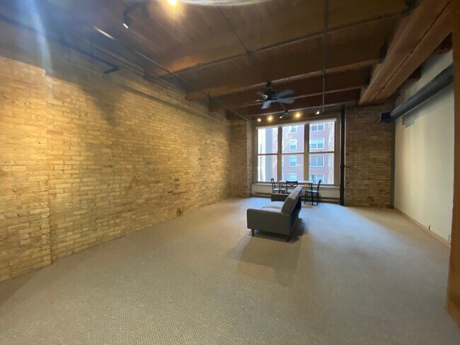 Building Photo - 540 N Lake Shore Dr