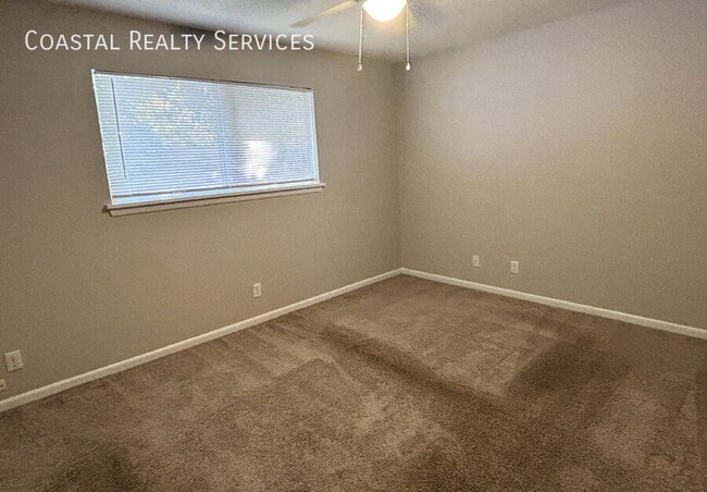 Foto del edificio - 322 Pelham Rd