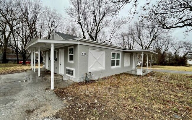 Building Photo - 501 S Scenic Ave