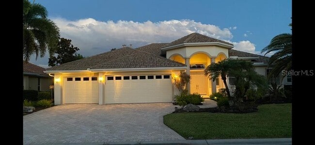 Building Photo - 2933 Seasons Blvd