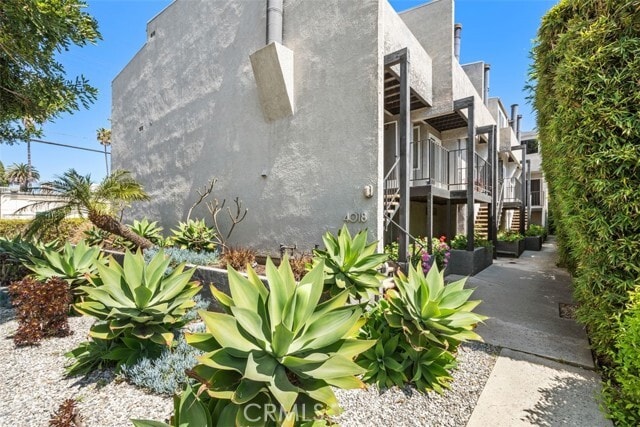 Building Photo - 4018 Redwood Ave