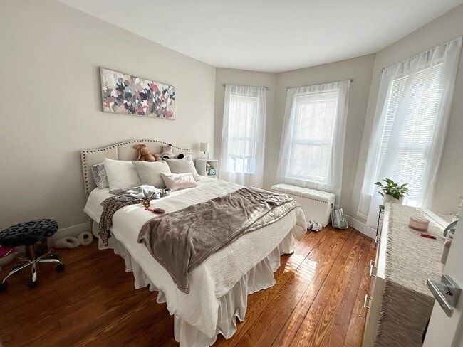 Building Photo - 74 Marine Rd