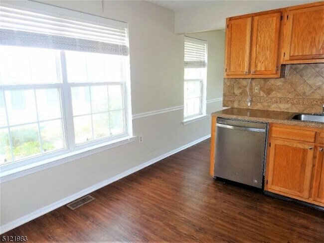 Building Photo - 820 Magnolia Ln
